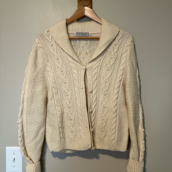 Vintage L.L. Bean Women's Cream Cable Knit Cardigan - Picture 6 of 7
